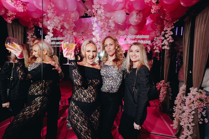 Það var líf og fjör í fimmtán ára afmæli Blush á skemmtistaðnum HAX á föstudagskvöld.