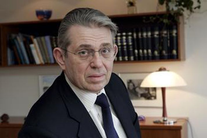 Björn var að afboða sig af þingi í gær vegna þessa.