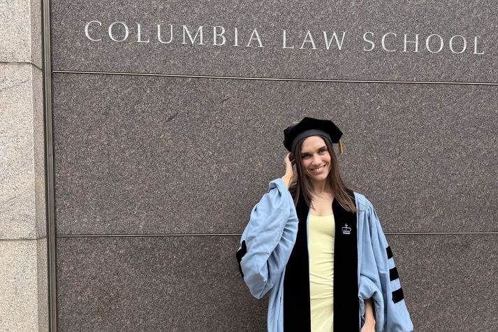 Guðrún Gígja Sigurðardóttir var að útskrifast með meistaragráðu í lögfræði frá Columbia Law School.