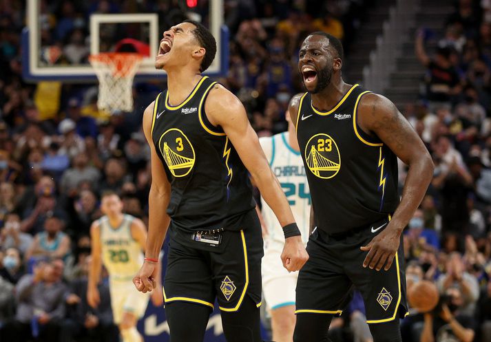 Jordan Poole og Draymond Green saman í leik Warriors á síðasta ári þegar allt lék í lyndi.