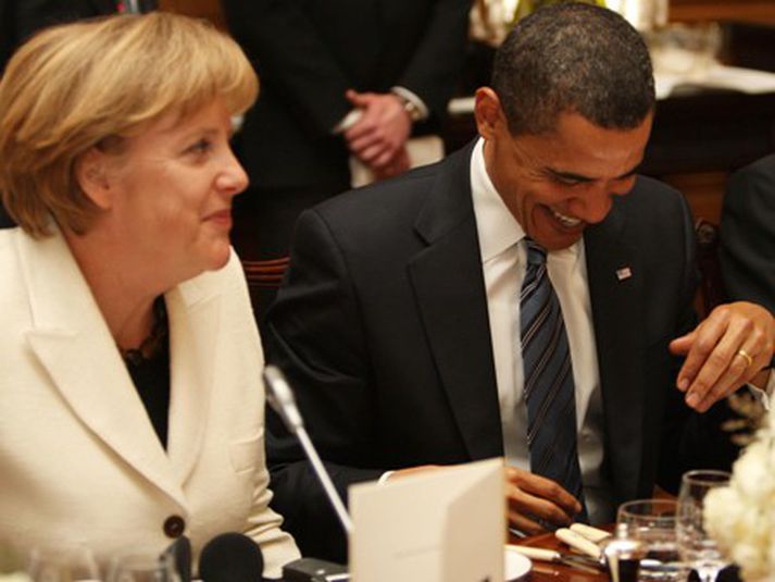 Angela Merkel, kanslari Þýskalands, og Barack Obama, Bandaríkjaforseti, sátu saman við kvöldverðin í kvöld.