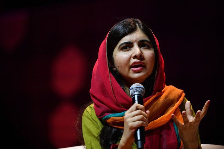 Malala Yousafzai var aðeins fimmtán ára gömul þegar talibanar skutu hana fyrir að berjast fyrir réttindum stúlkna til náms í Pakistan.