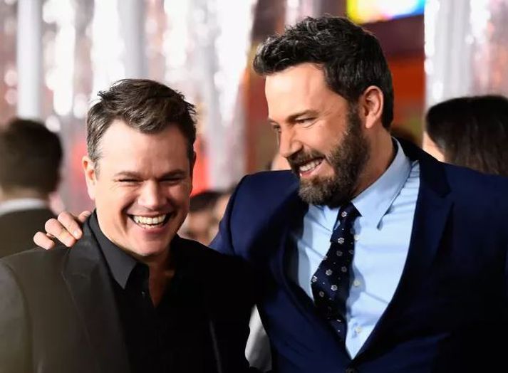 Matt Damon og Ben Affleck eru sennilega frægasta dæmið um mikla vináttu alveg frá skólagöngu þeirra. Þeir voru saman í skóla í Massachusetts í Cambridge Rindge og Latin School.