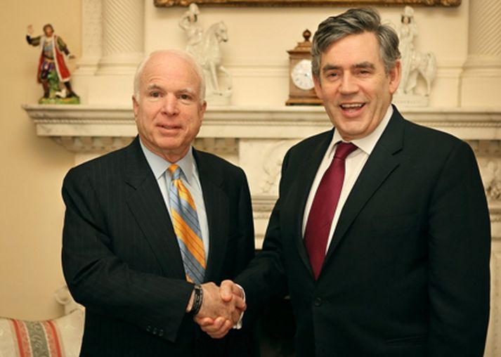 McCain og Brown hittust í Downing stræti.