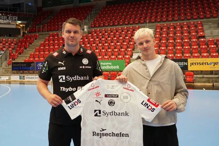 Arnór Atlason þarf að bíða eitthvað lengur eftir því að sjá Benedikt Gunnar á æfingu.