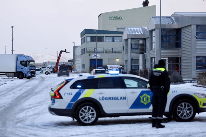 Mikill viðbúnaður er á vettvangi. 