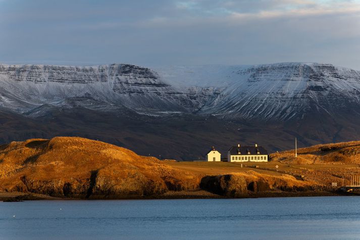 Hiti á landinu í dag verður á bilinu þrjú til tólf stig. 