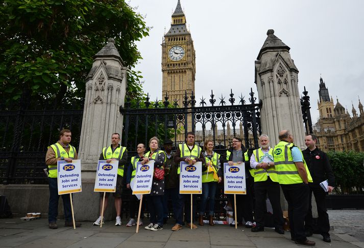 Loka hefur þurft skólum og þjónustu víða skert vegna verkfallsaðgerðanna í dag.