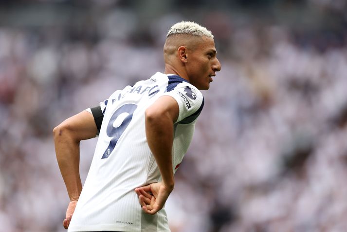 Richarlison tekur „Dúfuna“.