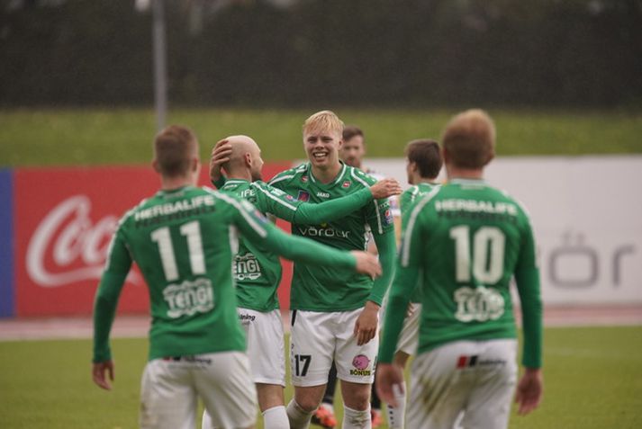 Sveinn Aron Guðjohnsen hefur verið ískaldur að undanförnu en virðist vera á leið í atvinnumennskuna.