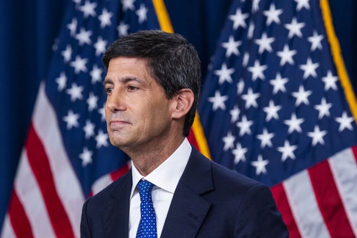 Kevin Warsh tók við embætti seðlabankastjóra Bandaríkjanna í maí.