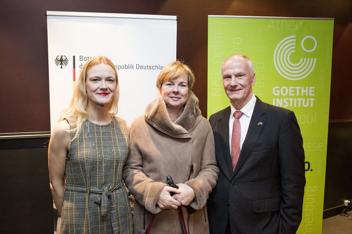 Hrönn Sveinsdóttir, framkvæmdastjóri Bíós Paradísar, Eva Egesborg Hansen, sendiherra Danmerkur, og Herbert Beck, þýski sendiherrann, voru kát með opnun þessarar tíundu Þýsku kvikmyndahátíðar í Bíói Paradís. 