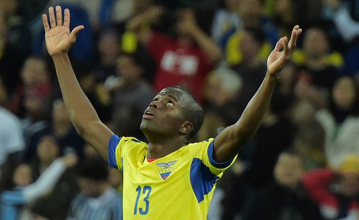 Enner Valencia fagnar í kvöld. Hann er orðinn markahæstur á HM ásamt öðrum.