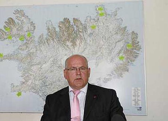 Kristján Möller, samgönguráðherra
