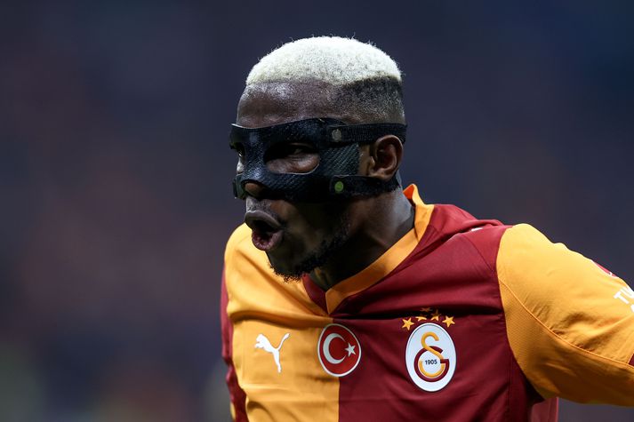 Victor Osimhen fagnar öðru marka sinna fyrir Galatasaray í kvöld en þau áttu að vera miklu fleiri miðað við færin sem hann fékk.