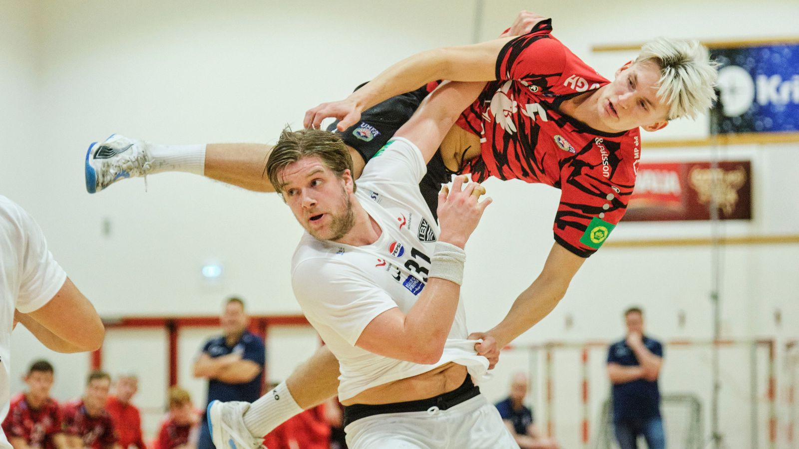 Eyja­menn stöðvuðu á­hlaup Aftur­eldingar