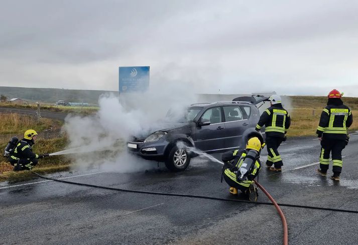 Slökkviliðið að störfum.