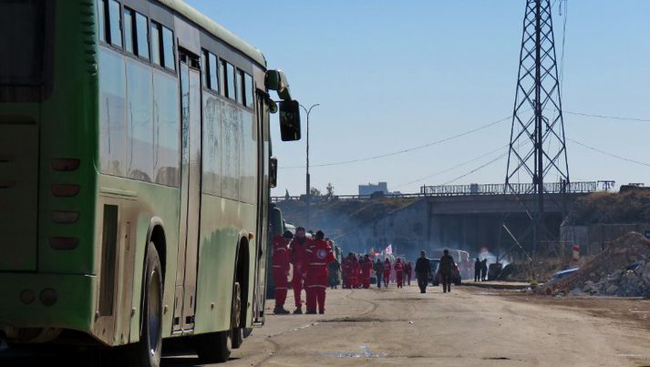 Vopnahlé hefur ríkt í Aleppo síðustu klukkustundir eftir að stjórnarherinn náði tökum á nær öllum hverfum borgarinnar.