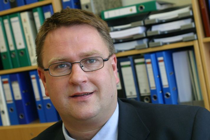 Baldur Örn Guðnason, fyrrverandi forstjóri Eimskips, hefur stefnt félaginu.