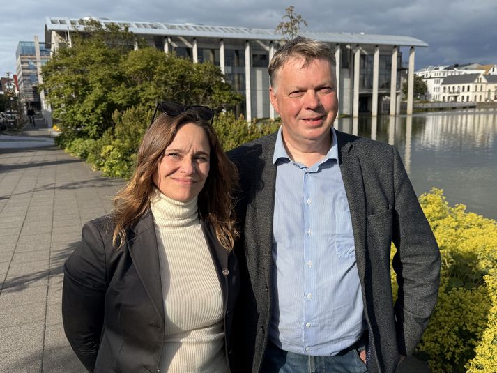 Líf Magneudóttir, borgarfulltrúi VG, segir koma til greina að flagga fánum fleiri stríðshrjáðra ríkja, en Kjartan Magnússon, borgarfulltrúi Sjálfstæðisflokks er ekki hrifinn af því. 
