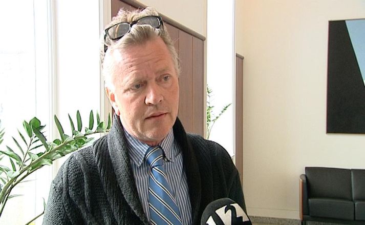 Jónas Jóhannsson, hæstaréttarlögmaður, segir dóminn rangan og efast um að hagsmunir barnsins hafi verið hafðir að leiðarljósi.