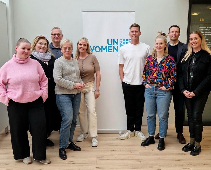Ný stjórn UN Women sem tók við á aðalfundi í gær. Á myndina vantar Sævar Helga Bragason og Fidu Abu Libdeh. 