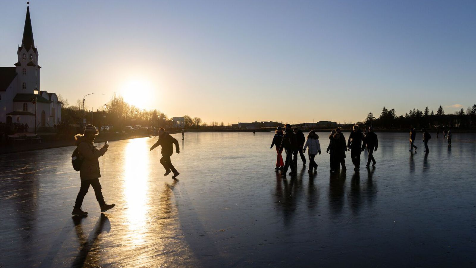 Elsti Ís­lendingurinn 105 ára gömul kona