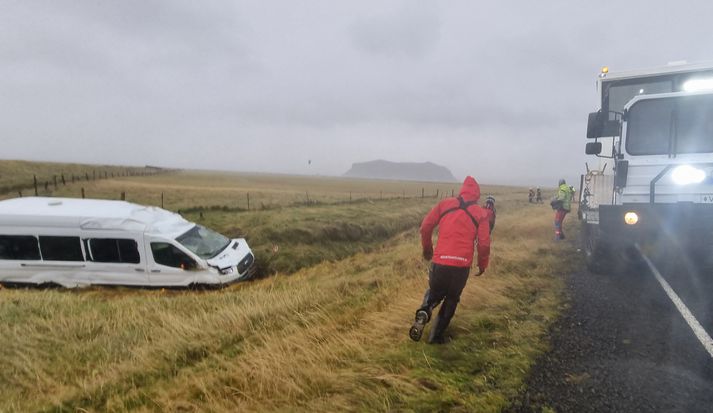 Tilkynning barst um slysið klukkan 10:32.