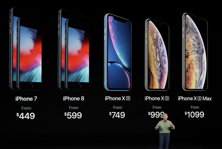 Phil Schiller, varaforseti Apple, kynnir nýja iPhone-síma, þar á meðal hinn tröllvaxna iPhone XS Max.