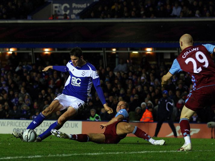 Nikola Zigic skorar hér sigurmark Birmingham.