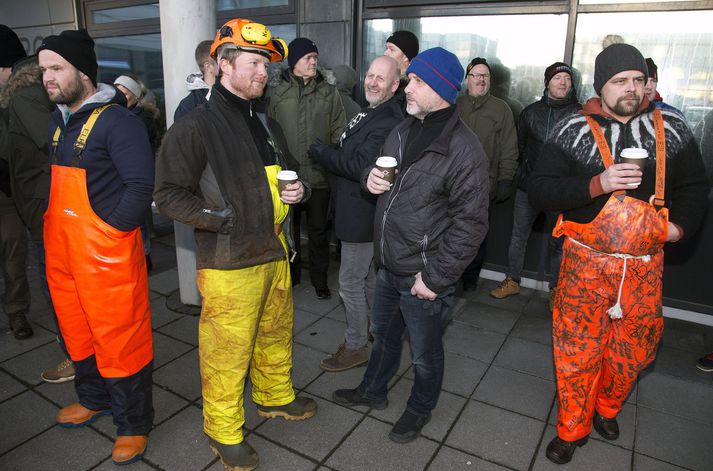 Sjómenn hafa  ítrekað hafnað nýjum kjarasamningi.