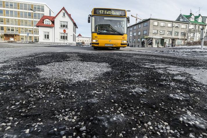 Gert er ráð fyrir að 13 til 14 þúsund tonn af malbiki fari til gatnaviðhalds í Reykjavík í ár.