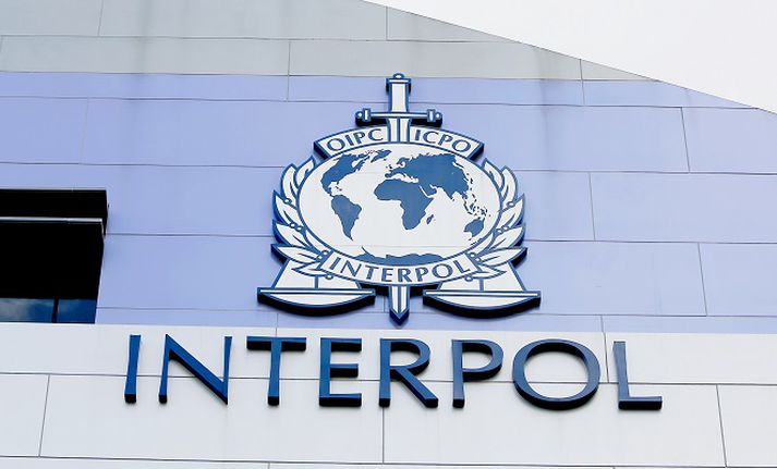 Interpol lýsti eftir manninum að beiðni embættis héraðssaksóknara.