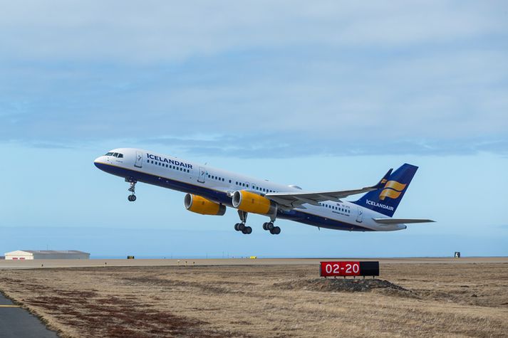 Icelandair hefur gripið til umfangsmikilla aðgerða eftir aukningu í tilkynningum á veikindum starfsfólks um borð í vélum flugfélagsins.