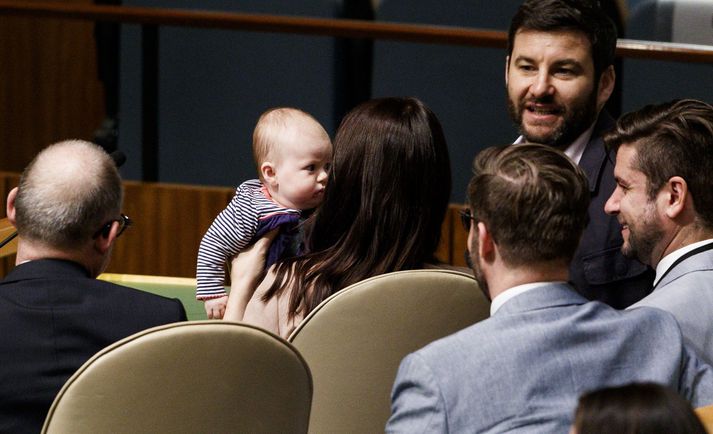 Jacinda Ardern og dóttirin Neve.