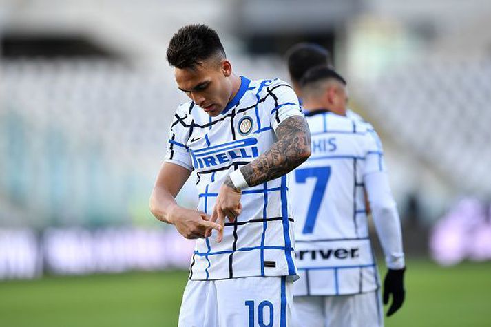 Lautaro Martinez fagnar sigurmarkinu.