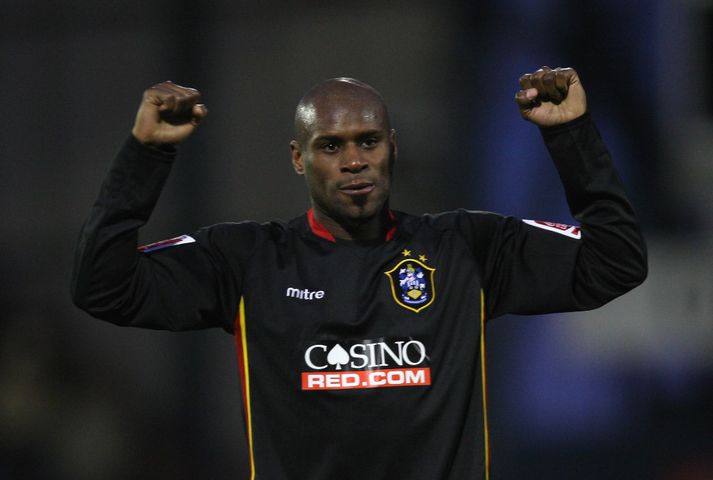 Frank Sinclair hefur lagt skóna á hilluna og er farin að reyna fyrir sér í þjálfun