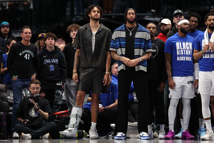 Dereck Lively og Anthony Davis eru báðir meiddur og hjálpa því Dallas Mavericks ekkert þessa dagana. Þeir eru hins vegar ekki þeir einu á meiðslalistanum, langt frá því.