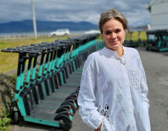 Sæunn Ósk Unnsteinsdóttir, framkvæmdastjóri Hopp, segir grafalvarlegt að fólk skuli leggja rafskutlum þannig að þær stofni lífi fólks í hættu eða hindri för þeirra.