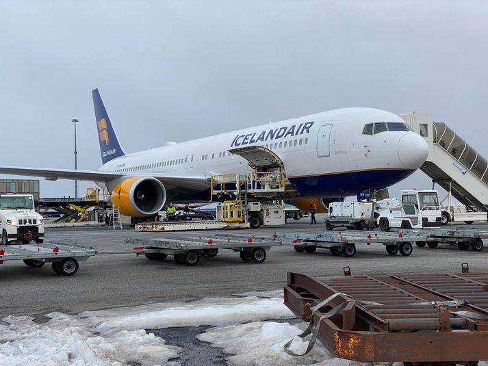 Myndin er tekin þegar ein af vélum Icelandair lenti á dögunum með lækningatæki frá Kína.