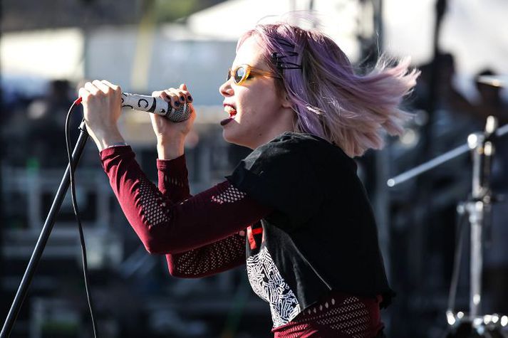 Alice glass, rokkari og ljóðskáld.