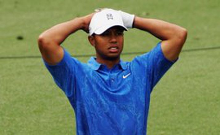 Tiger Woods var í miklum vandræðum með púttin í dag