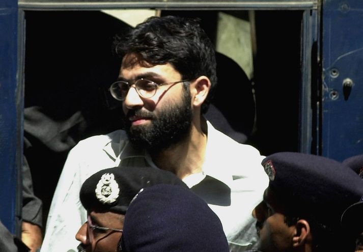 Ahmed Omar Saeed Sheikh, árið 2002, þegar hann var dæmdur vegna morðs Daniel Pearl. Hæstiréttur Paksitan hefur ákveðið að sleppa eigi Sheikh úr haldi.