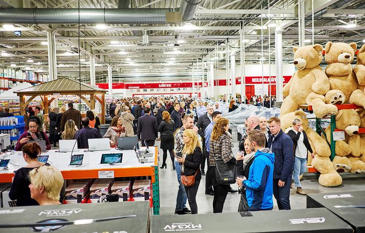 Fjölmargir lögðu leið sína í Costco í gær.