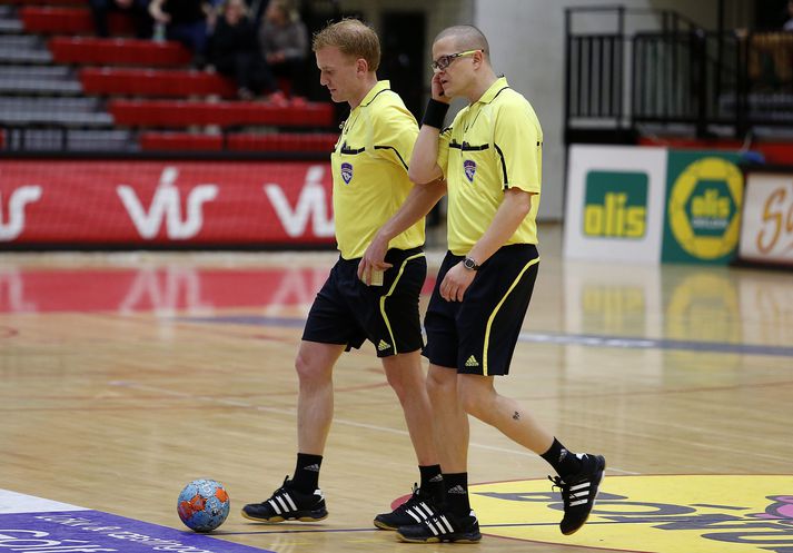 Anton og Jónas daæma Íslendingaslag Flensburg og Kielce í Meistaradeildinni á morgun.