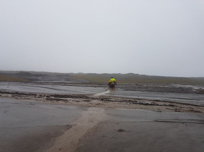 Frá Hamarsdal í gær. Miklir vatnavextir hafa verið á Austurlandi og Suðausturlandi síðustu daga vegna mikillar úrkomu sem ekkert lát verður á fyrr en á sunnudag samkvæmt spám.