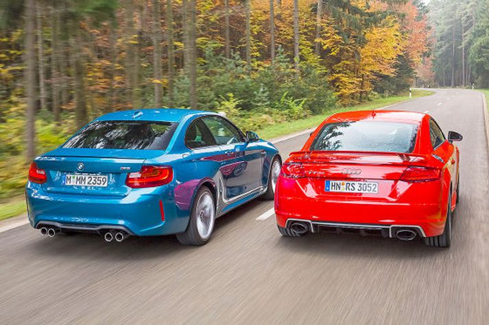 Audi TT RS og BMW M2 tilbúnir til átaka.