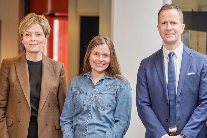 Stjórn Rannsóknaseturs um jafnrétti í efnahags- og atvinnulífi; Ásta Dís Óladóttir, Katrín Jakobsdóttir stjórnarformaður og Viðar Lúðvíksson. Rannsóknarsetrið opnar í dag en það boðar alvöru breytingar í jafnréttismálum, unnar í breiðri samvinnu við atvinnulífið.