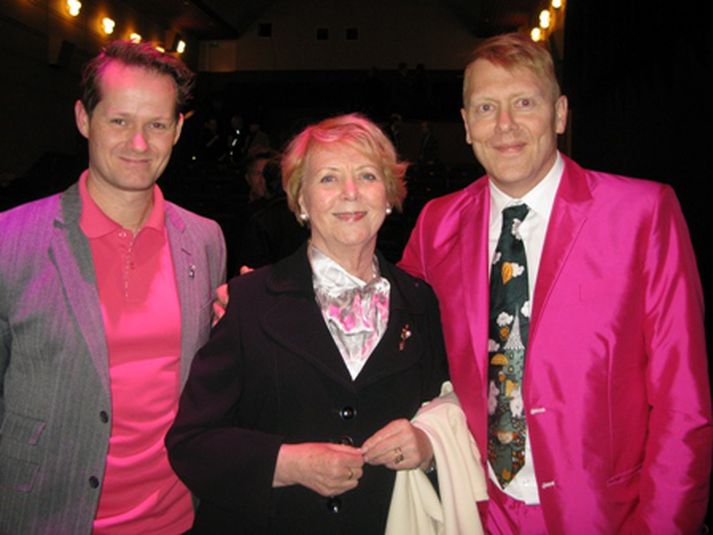 Tjarnarbíó opnað að nýju endurgert. Jóhann G. Jóhannsson, formaður Sjálfstæðu leikhúsanna, Vigdís Finnbogadóttir, fyrrverandi Forseti Íslands, en hún var einn af stofnendum Grímu sem var fyrsta sjálfstæða leikhúsið sem notaði Tjarnarbíó, og Jón Gnarr, borgarstjóri í Tjarnarbíói síðdegis.