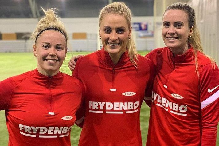 Berglind Björg Þorvaldsdóttir og Svava Rós Guðmundsdóttir sjást hér með Theresu Andvik Rygg.